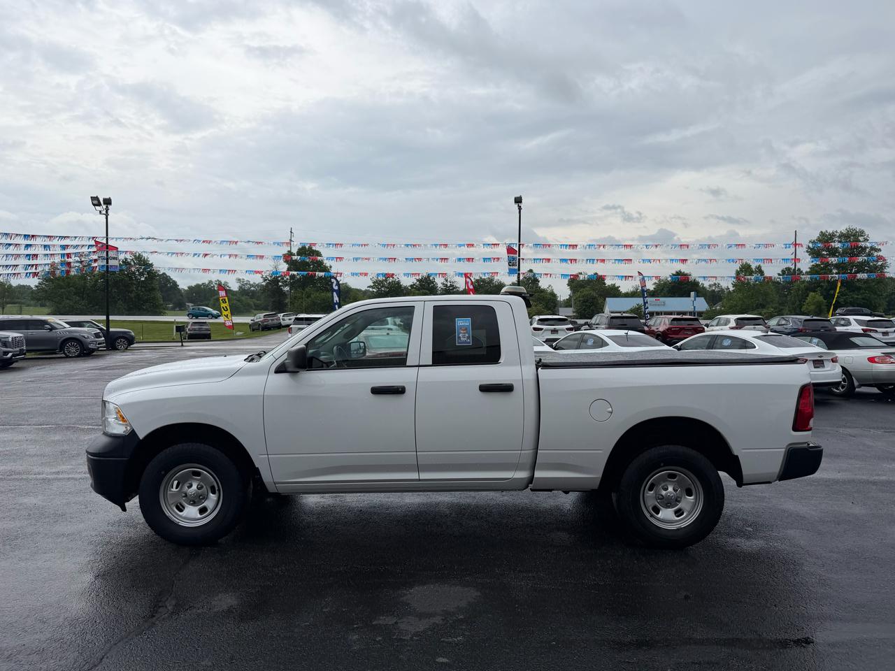 RAM 1500 Classic Tradesman 4x4 Quad Cab 6'4" Box 2022