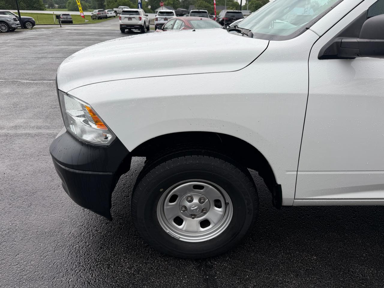 RAM 1500 Classic Tradesman 4x4 Quad Cab 6'4" Box 2022
