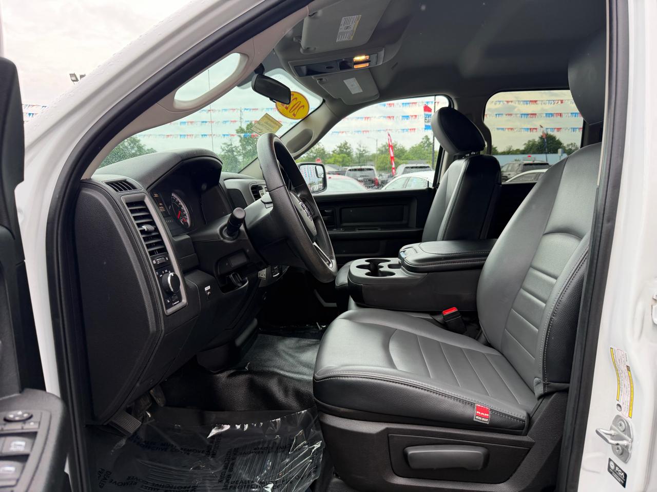 RAM 1500 Classic Tradesman 4x4 Quad Cab 6'4" Box 2022