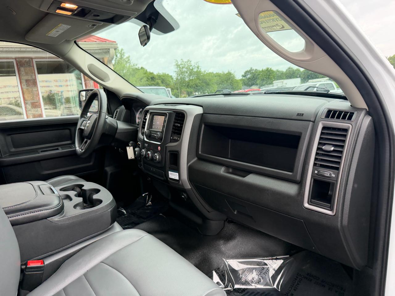 RAM 1500 Classic Tradesman 4x4 Quad Cab 6'4" Box 2022