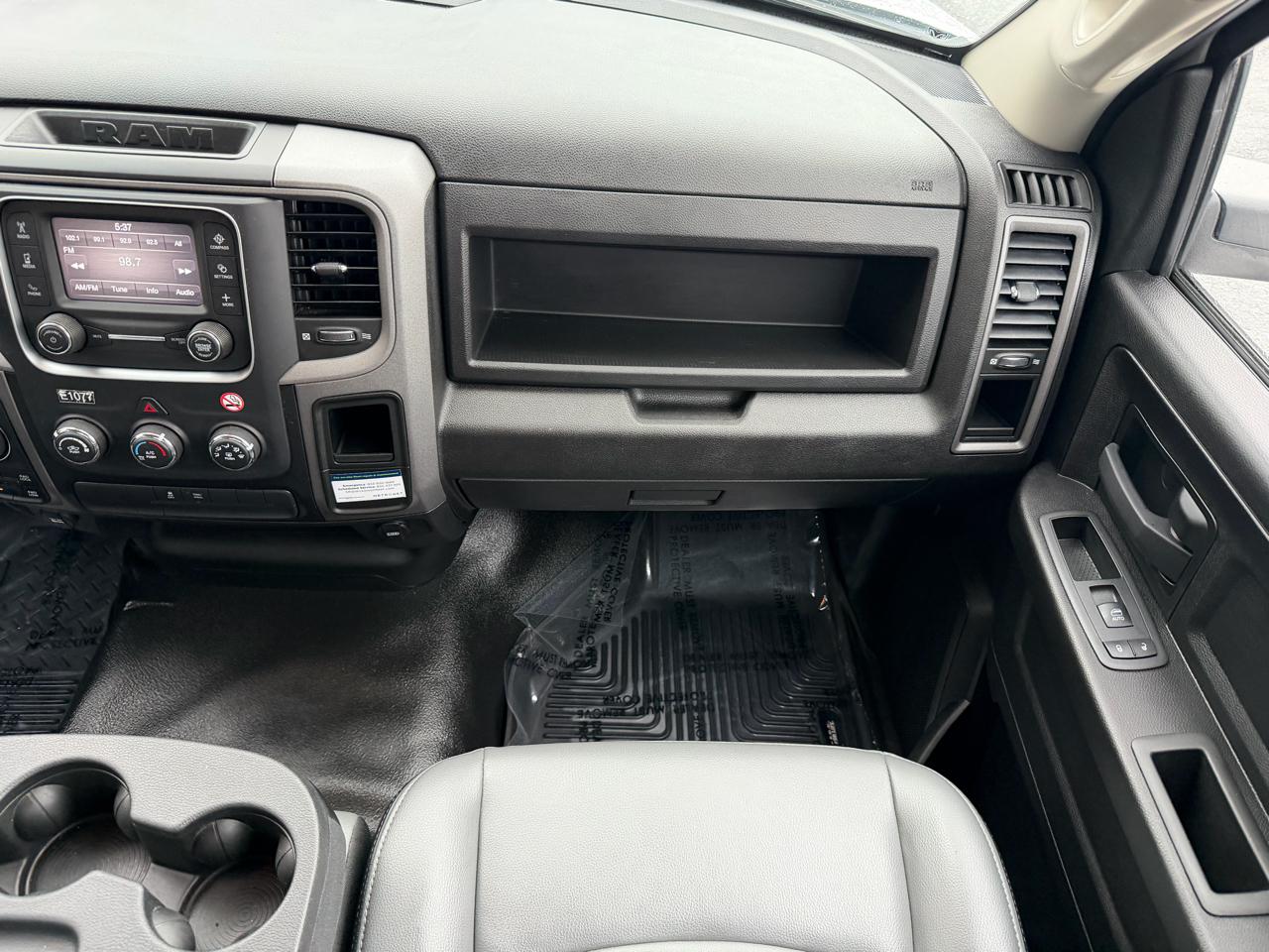 RAM 1500 Classic Tradesman 4x4 Quad Cab 6'4" Box 2022