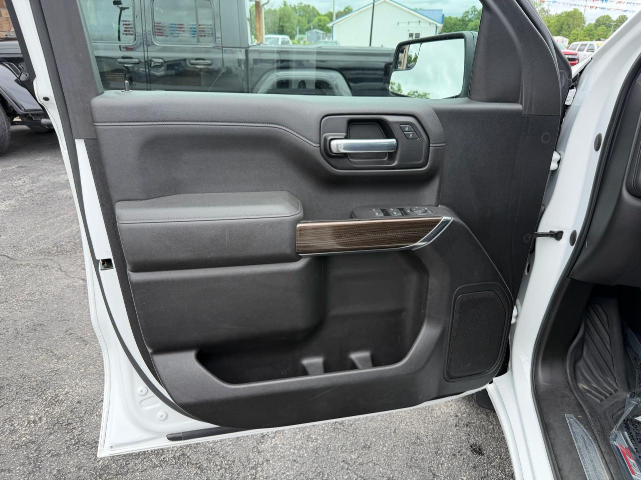 Chevrolet Silverado 1500 4WD Crew Cab 147" RST 2021
