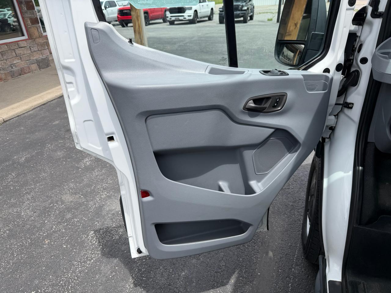 Ford Transit Van T-150 130" Low Rf 8600 GVWR Swing-Out RH Dr 2017