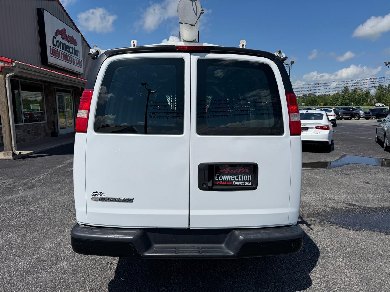 Chevrolet Express Cargo Van RWD 2500 135" 2018