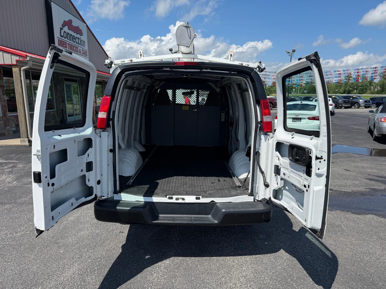 Chevrolet Express Cargo Van RWD 2500 135" 2018