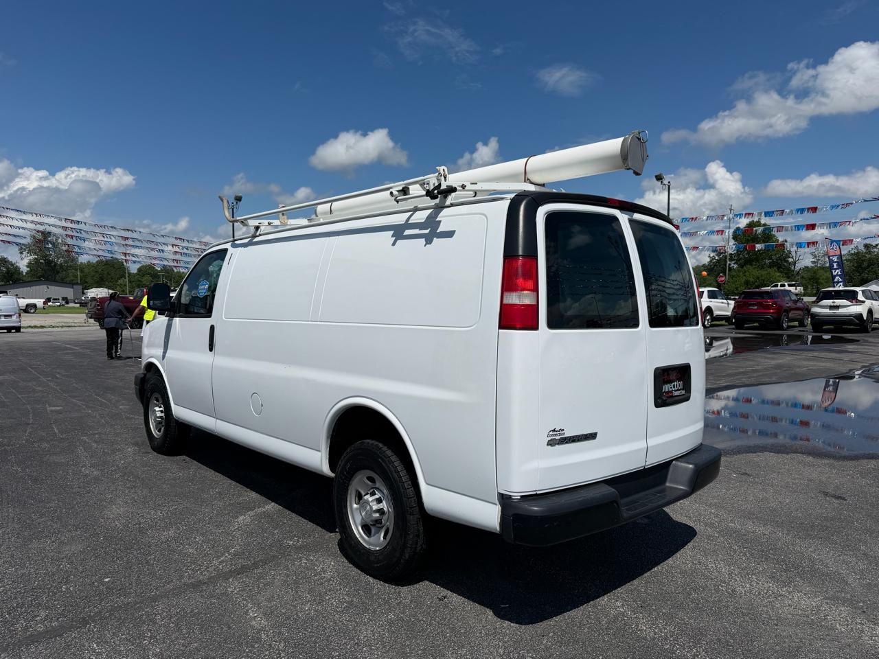 Chevrolet Express Cargo Van RWD 2500 135" 2018