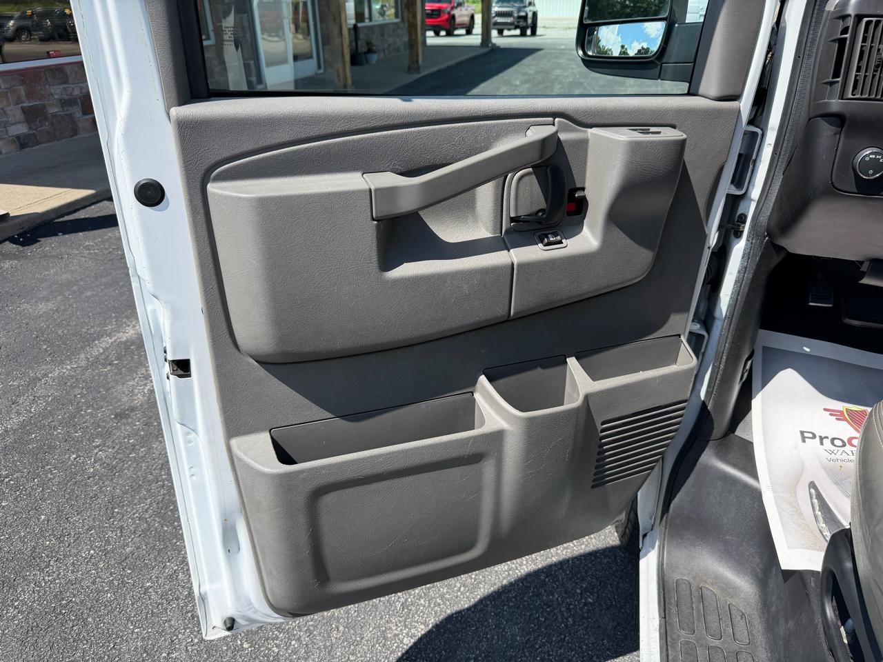 Chevrolet Express Cargo Van RWD 2500 135" 2018