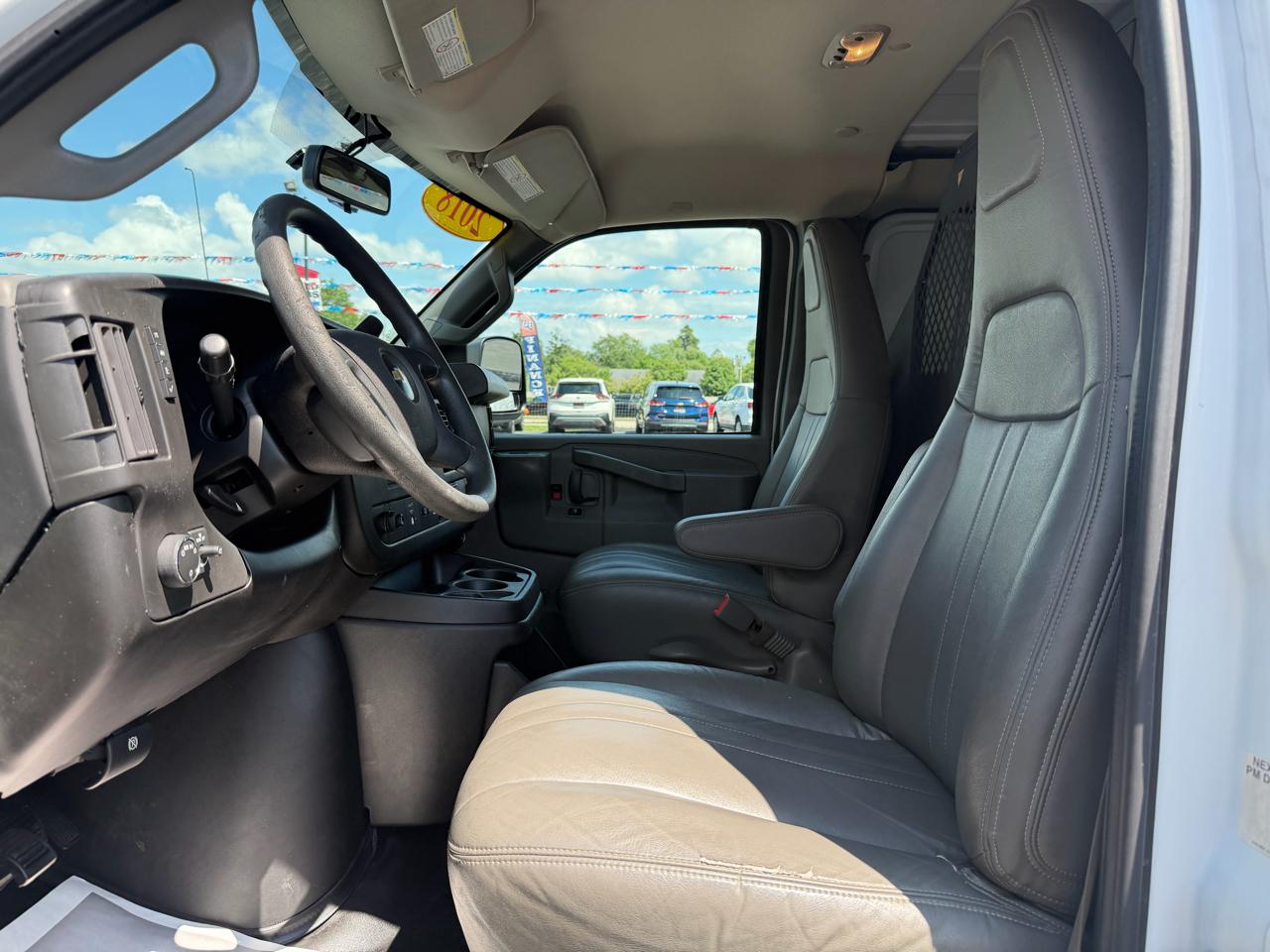 Chevrolet Express Cargo Van RWD 2500 135" 2018