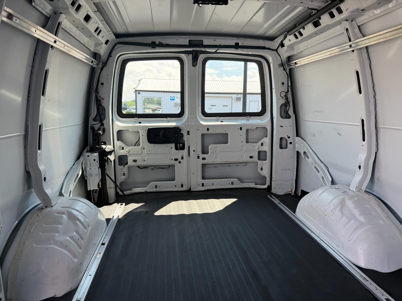 Chevrolet Express Cargo Van RWD 2500 135" 2018