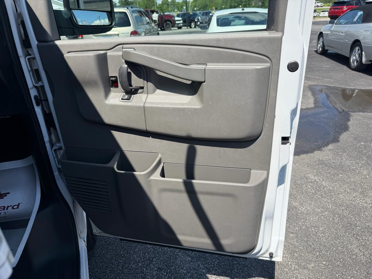Chevrolet Express Cargo Van RWD 2500 135" 2018