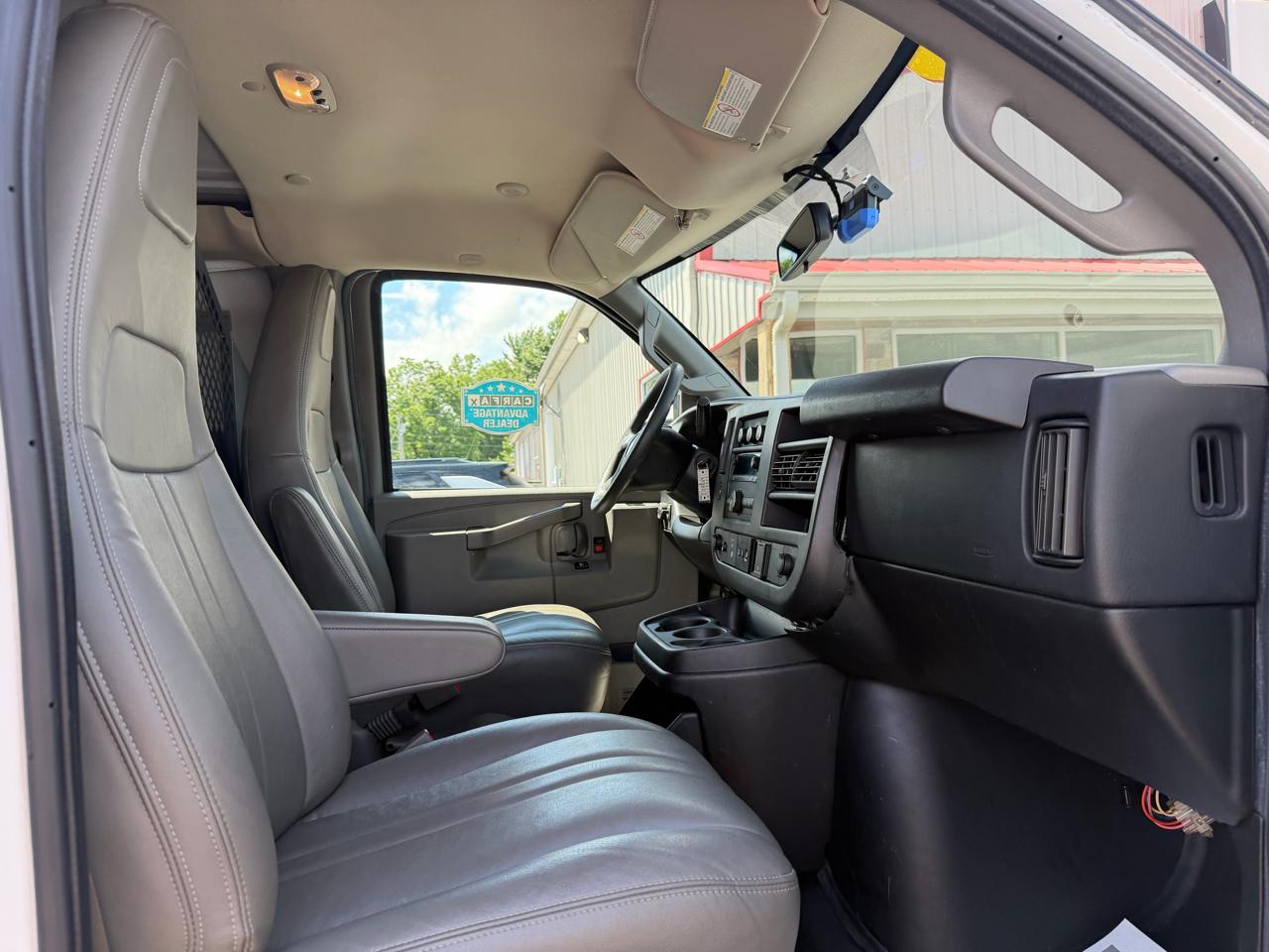 Chevrolet Express Cargo Van RWD 2500 135" 2018