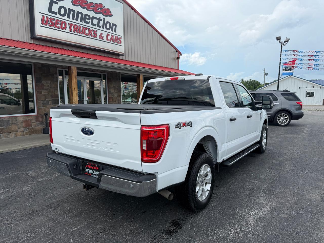 Ford F-150 4WD SuperCrew 139" XLT 2021