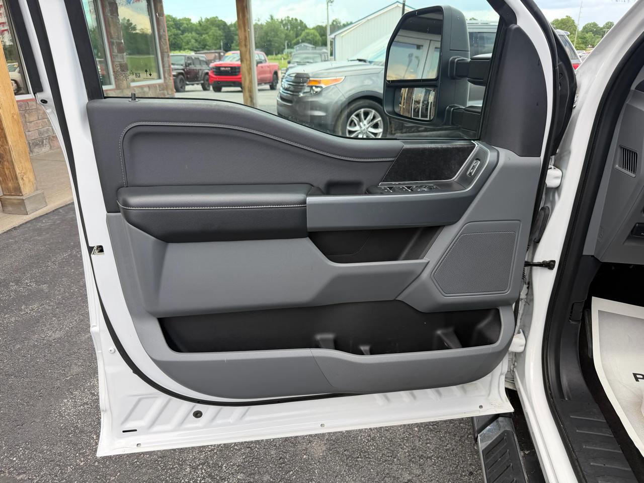 Ford F-150 4WD SuperCrew 139" XLT 2021