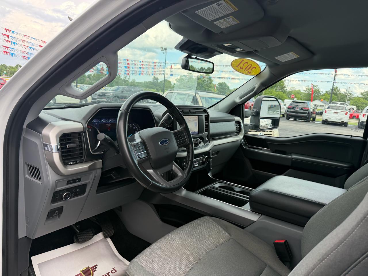 Ford F-150 4WD SuperCrew 139" XLT 2021