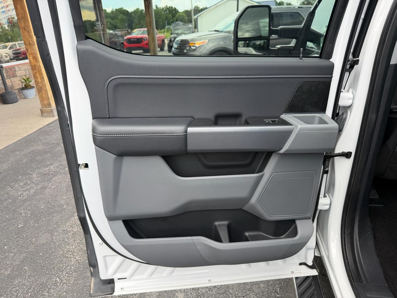 Ford F-150 4WD SuperCrew 139" XLT 2021
