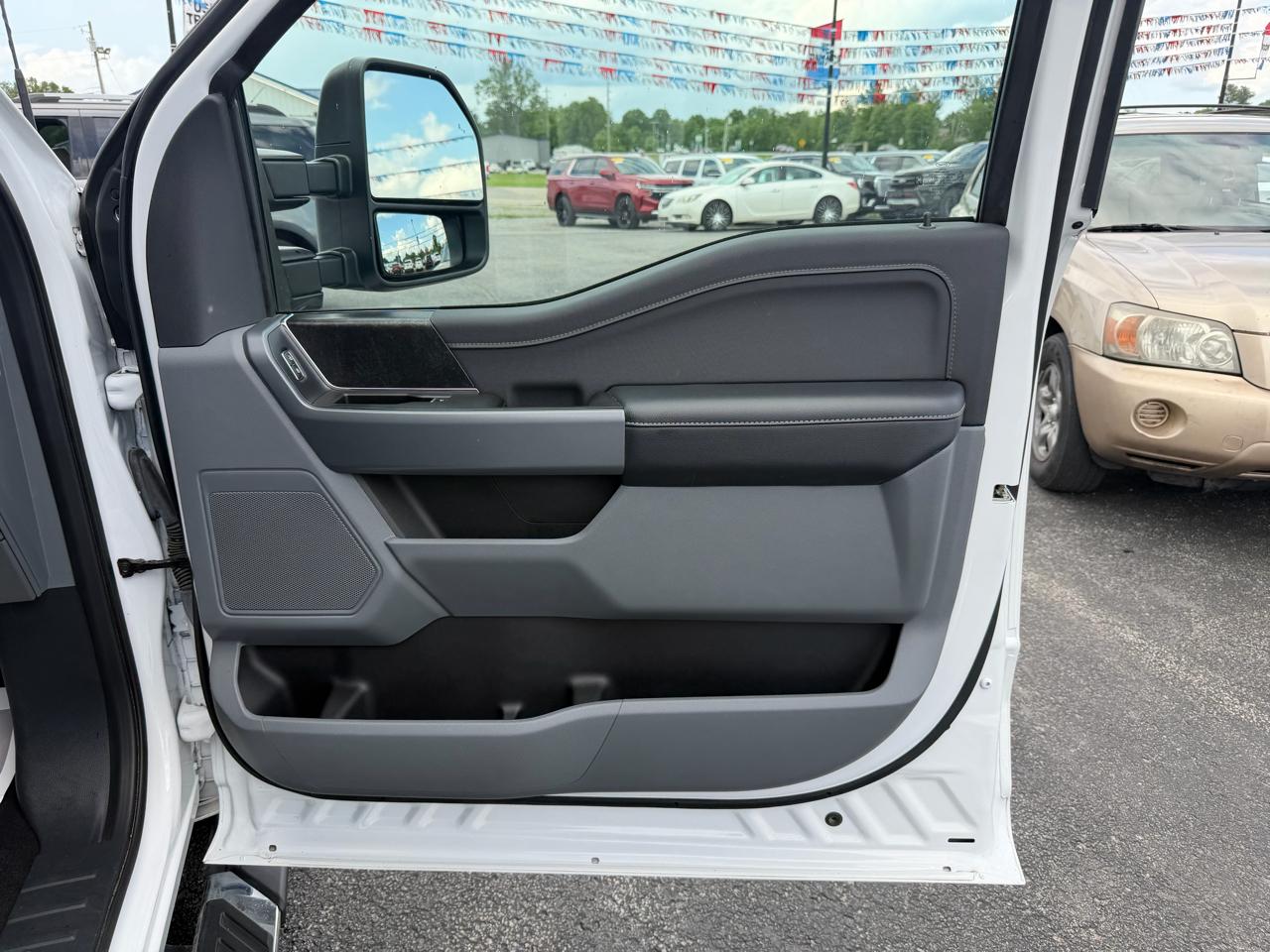 Ford F-150 4WD SuperCrew 139" XLT 2021