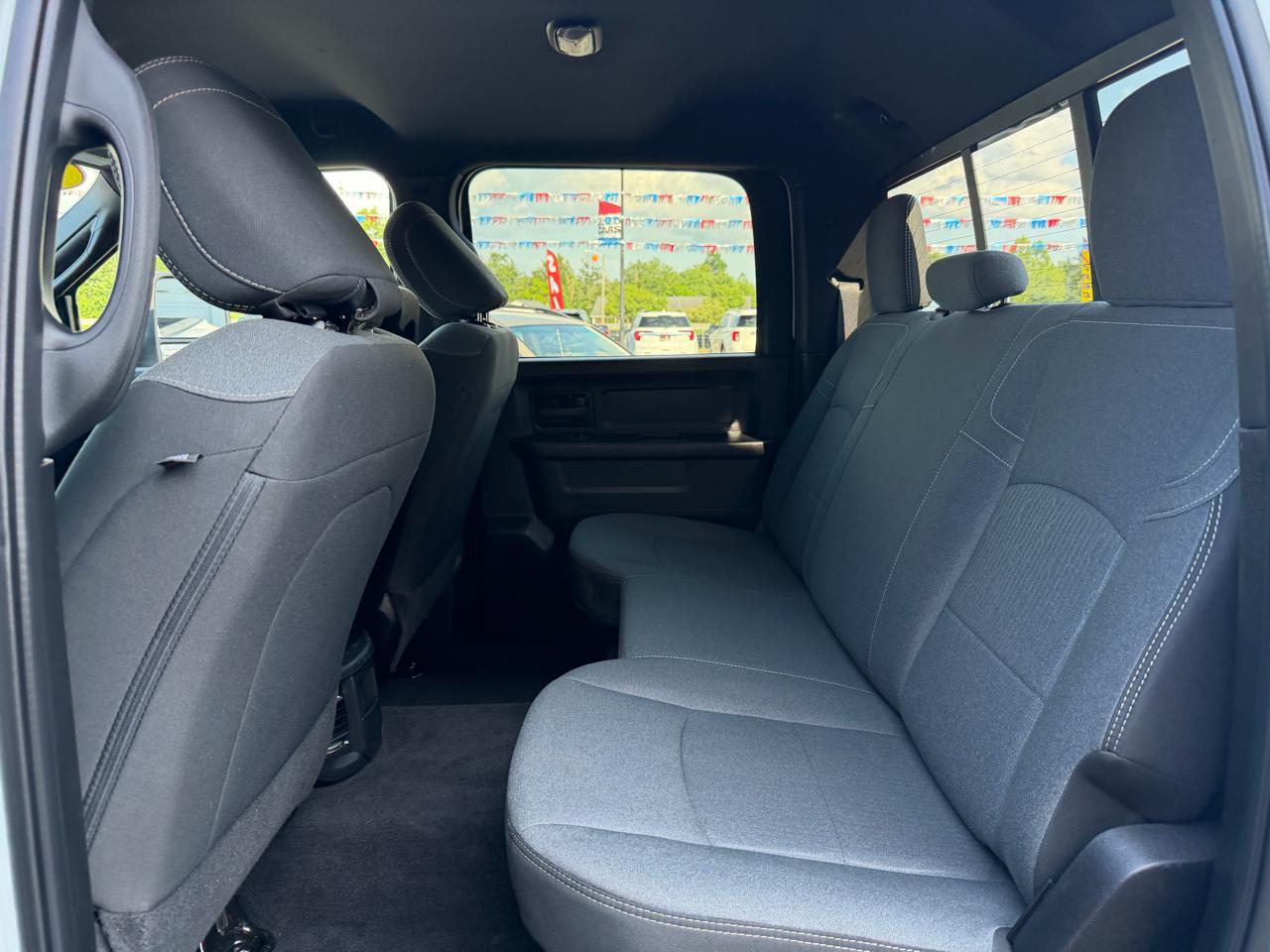 RAM 3500 Tradesman 4x4 Crew Cab 8' Box 2023