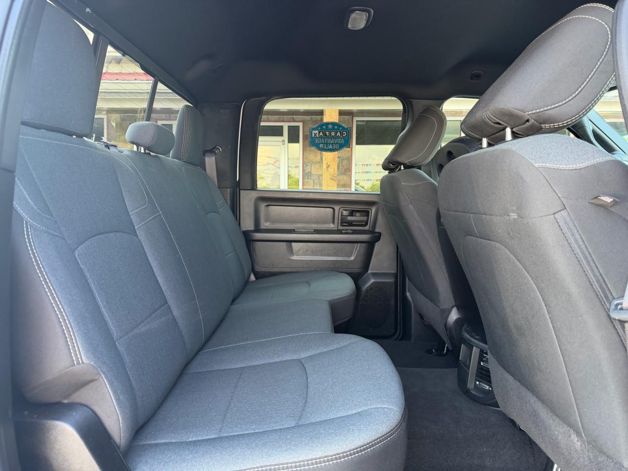 RAM 3500 Tradesman 4x4 Crew Cab 8' Box 2023