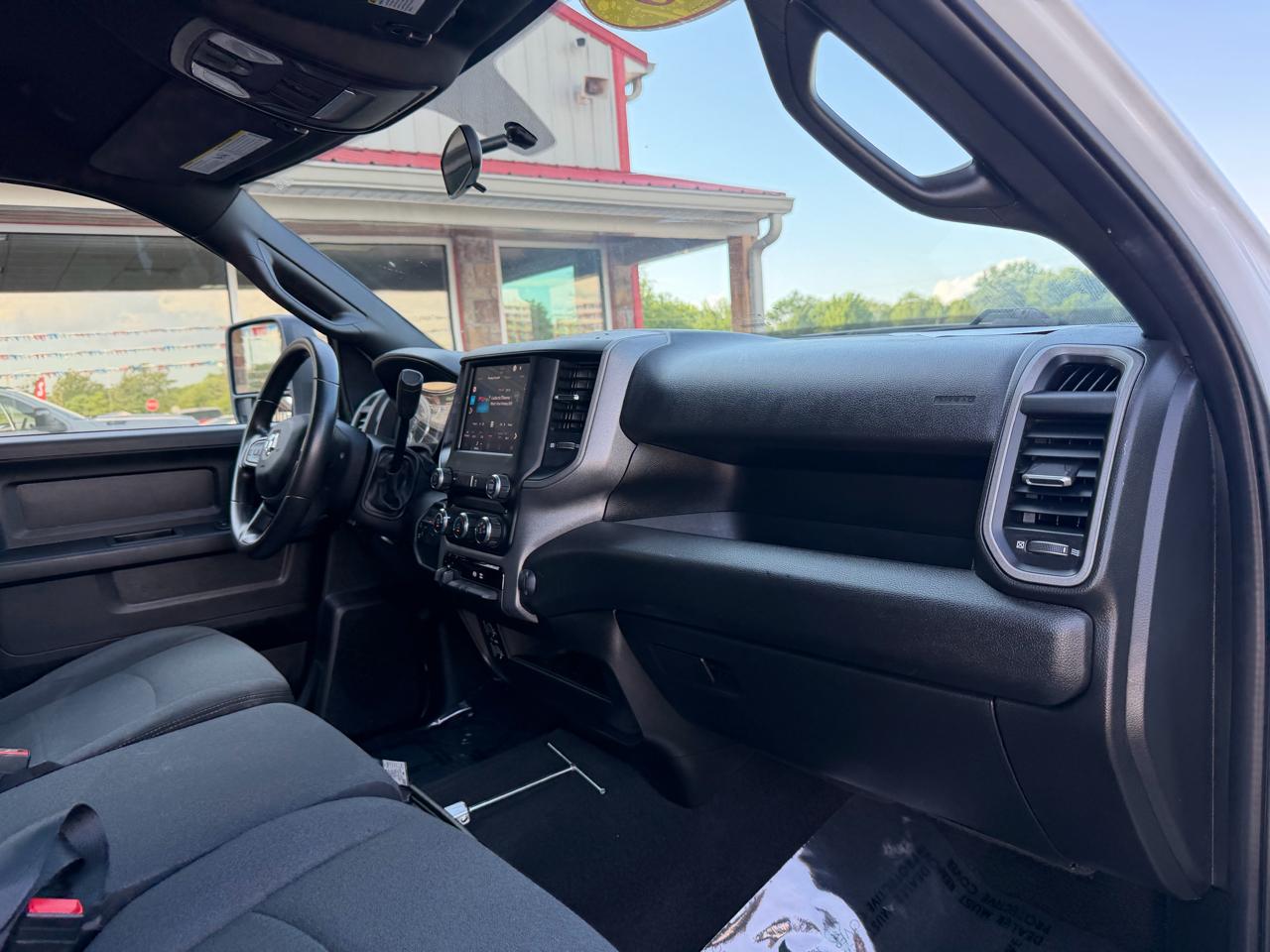 RAM 3500 Tradesman 4x4 Crew Cab 8' Box 2023