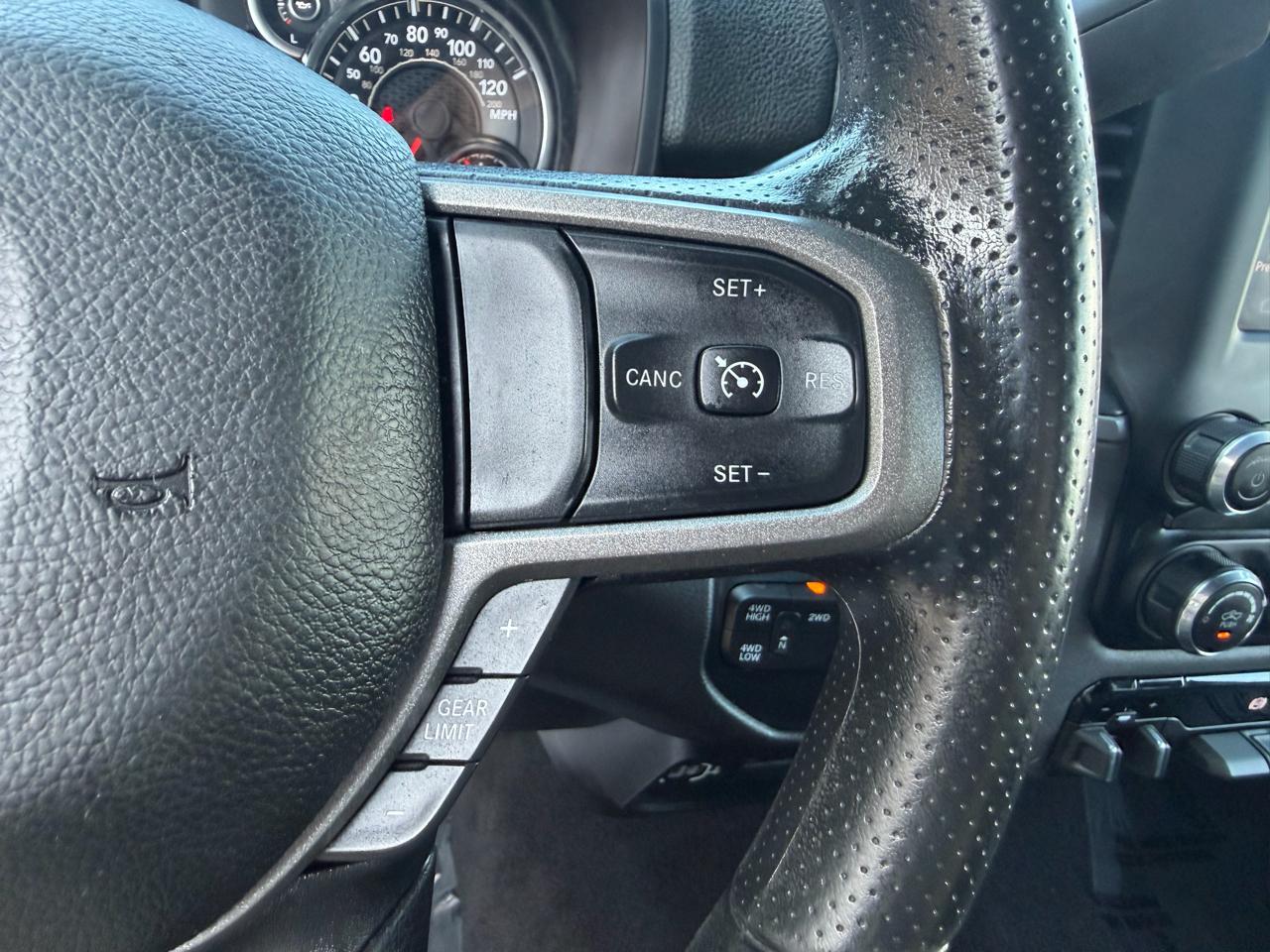RAM 3500 Tradesman 4x4 Crew Cab 8' Box 2023