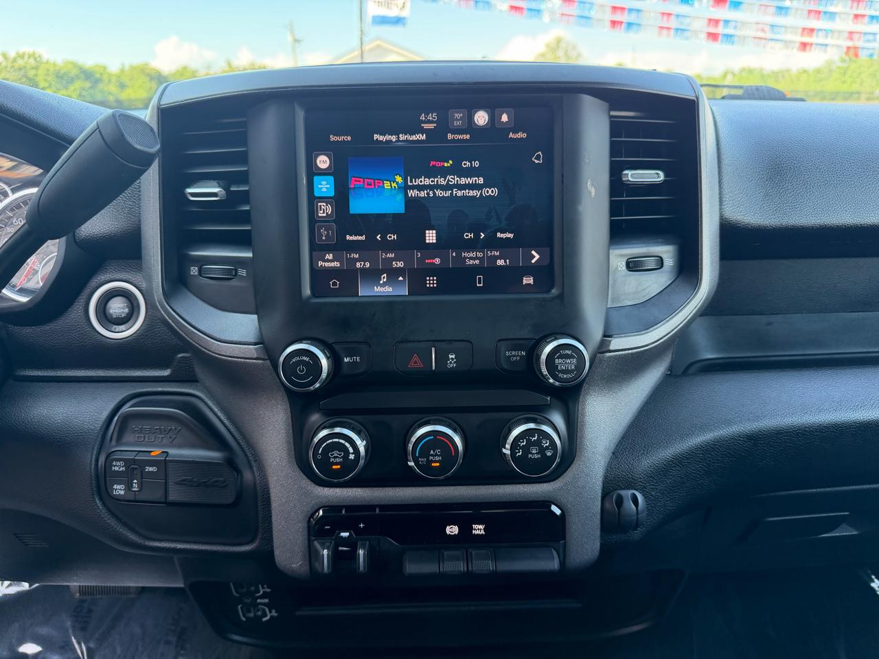 RAM 3500 Tradesman 4x4 Crew Cab 8' Box 2023