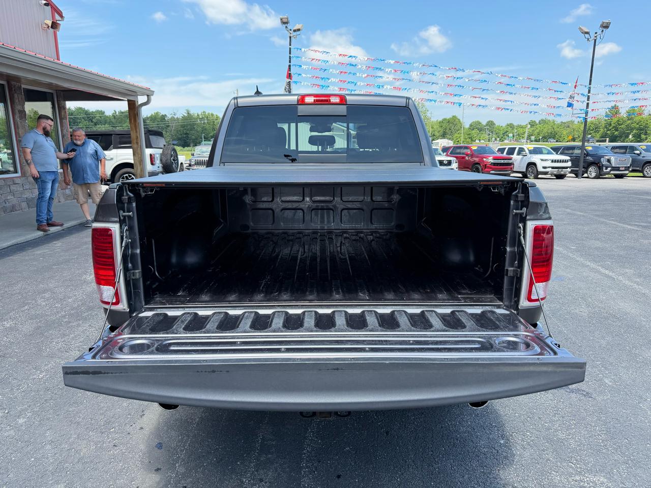 RAM 1500 Laramie 4x4 Crew Cab 5'7" Box 2017
