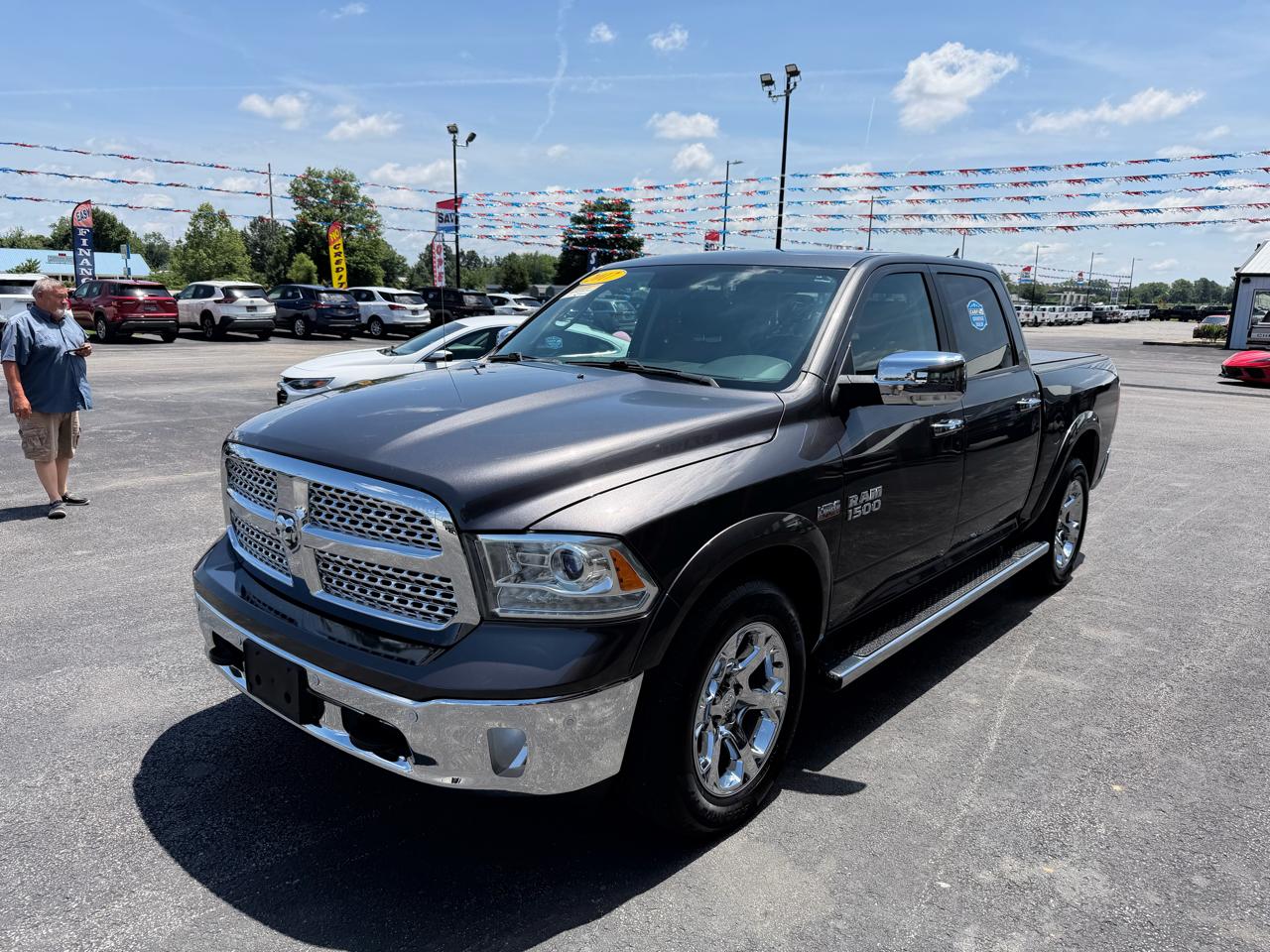 RAM 1500 Laramie 4x4 Crew Cab 5'7" Box 2017