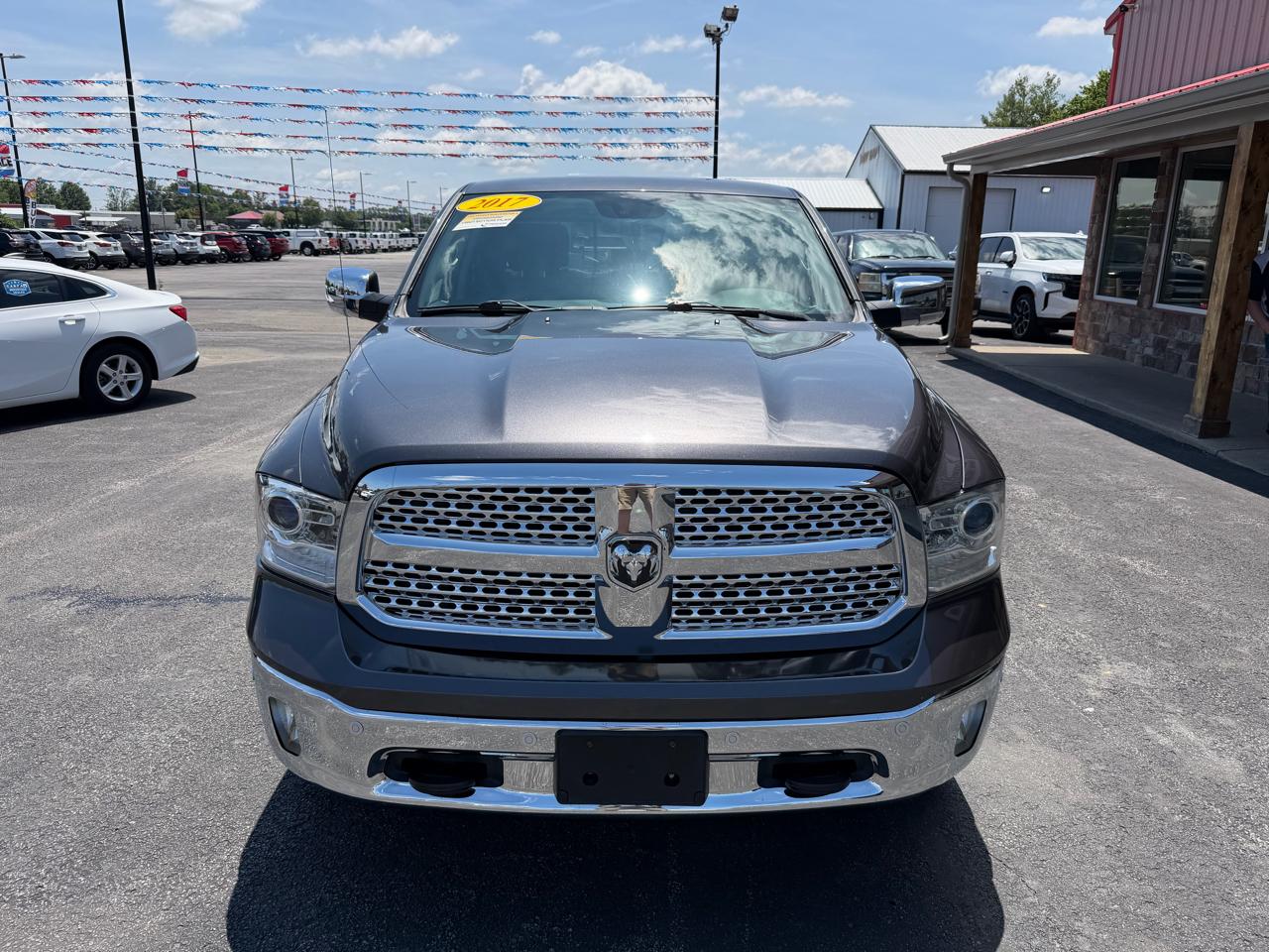 RAM 1500 Laramie 4x4 Crew Cab 5'7" Box 2017