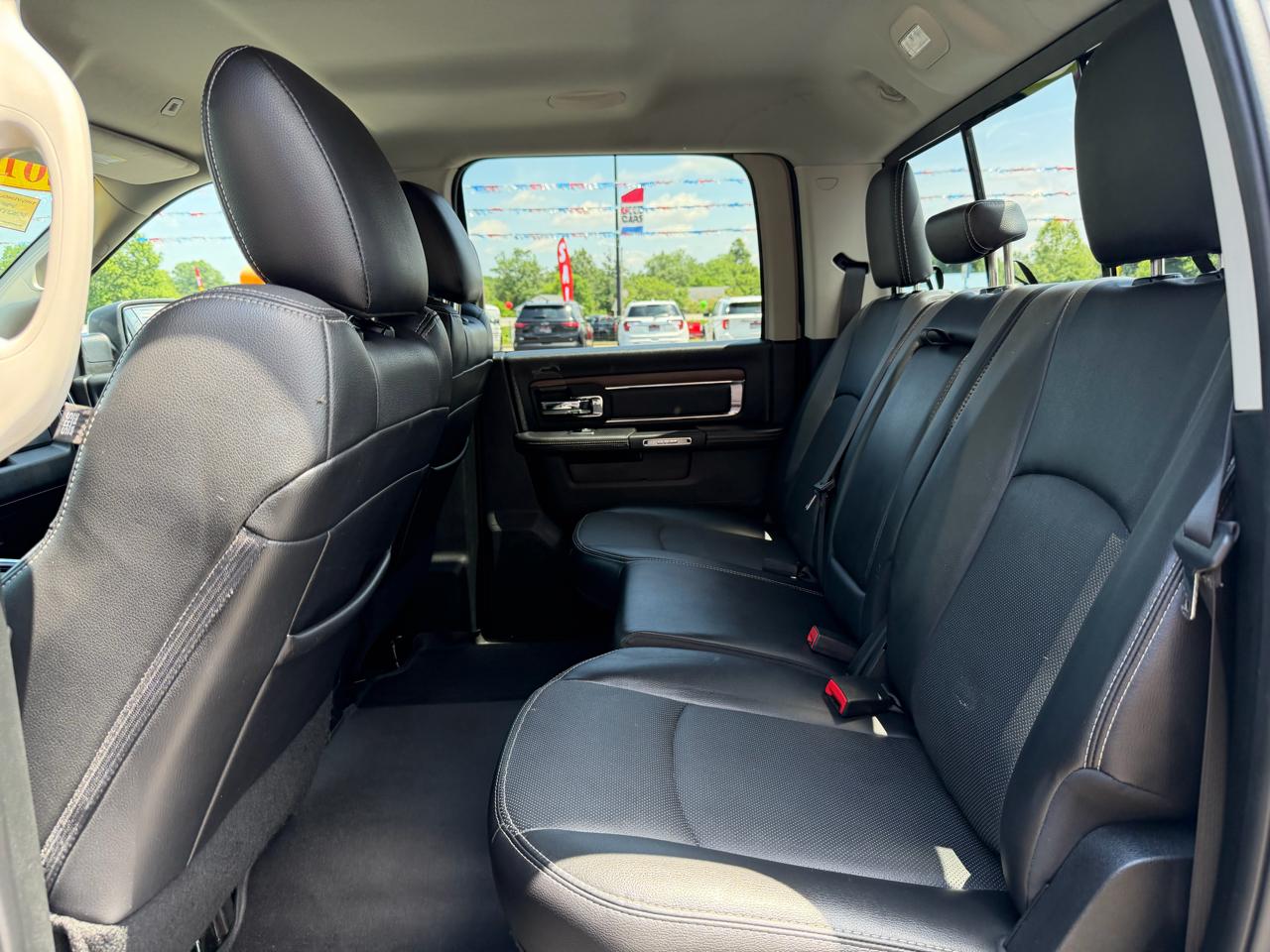 RAM 1500 Laramie 4x4 Crew Cab 5'7" Box 2017