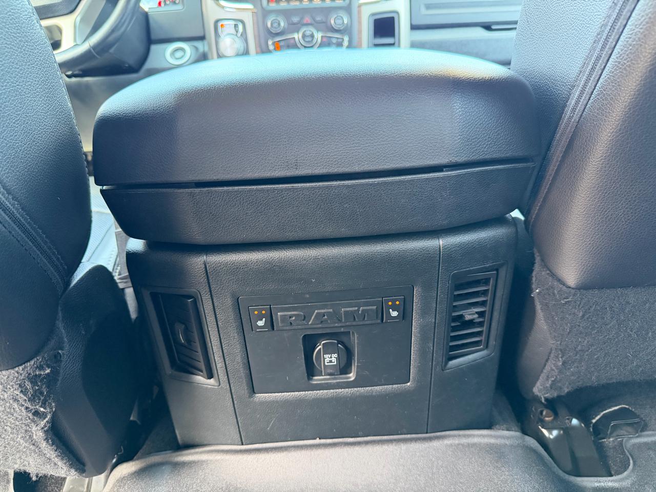 RAM 1500 Laramie 4x4 Crew Cab 5'7" Box 2017