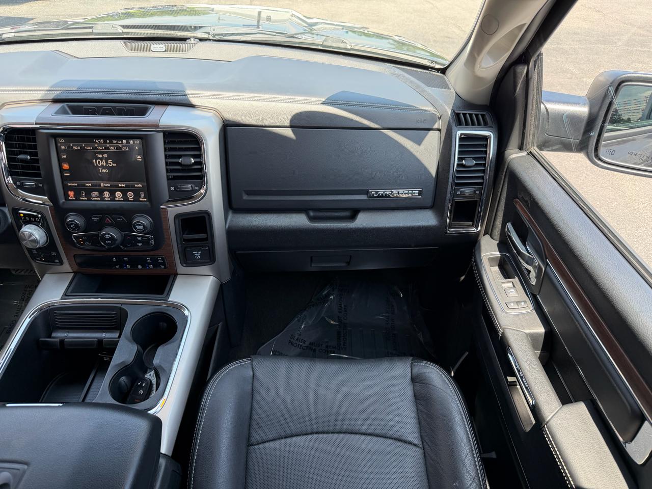 RAM 1500 Laramie 4x4 Crew Cab 5'7" Box 2017