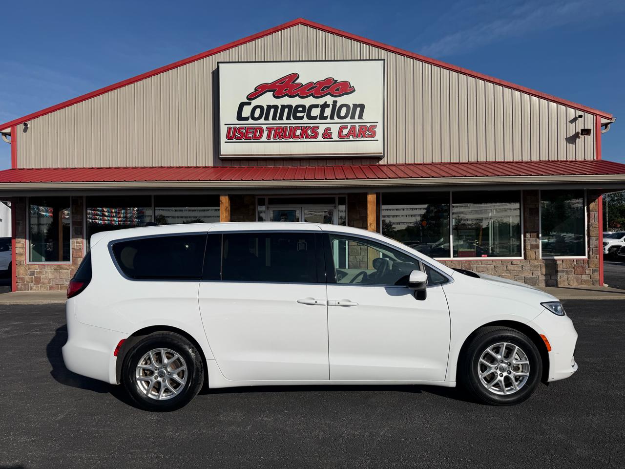 Chrysler Pacifica Touring L FWD 2023