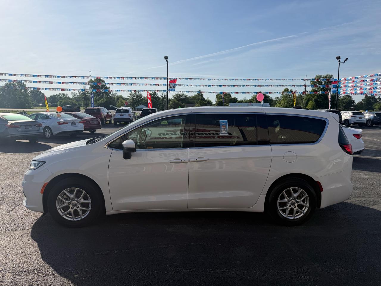 Chrysler Pacifica Touring L FWD 2023