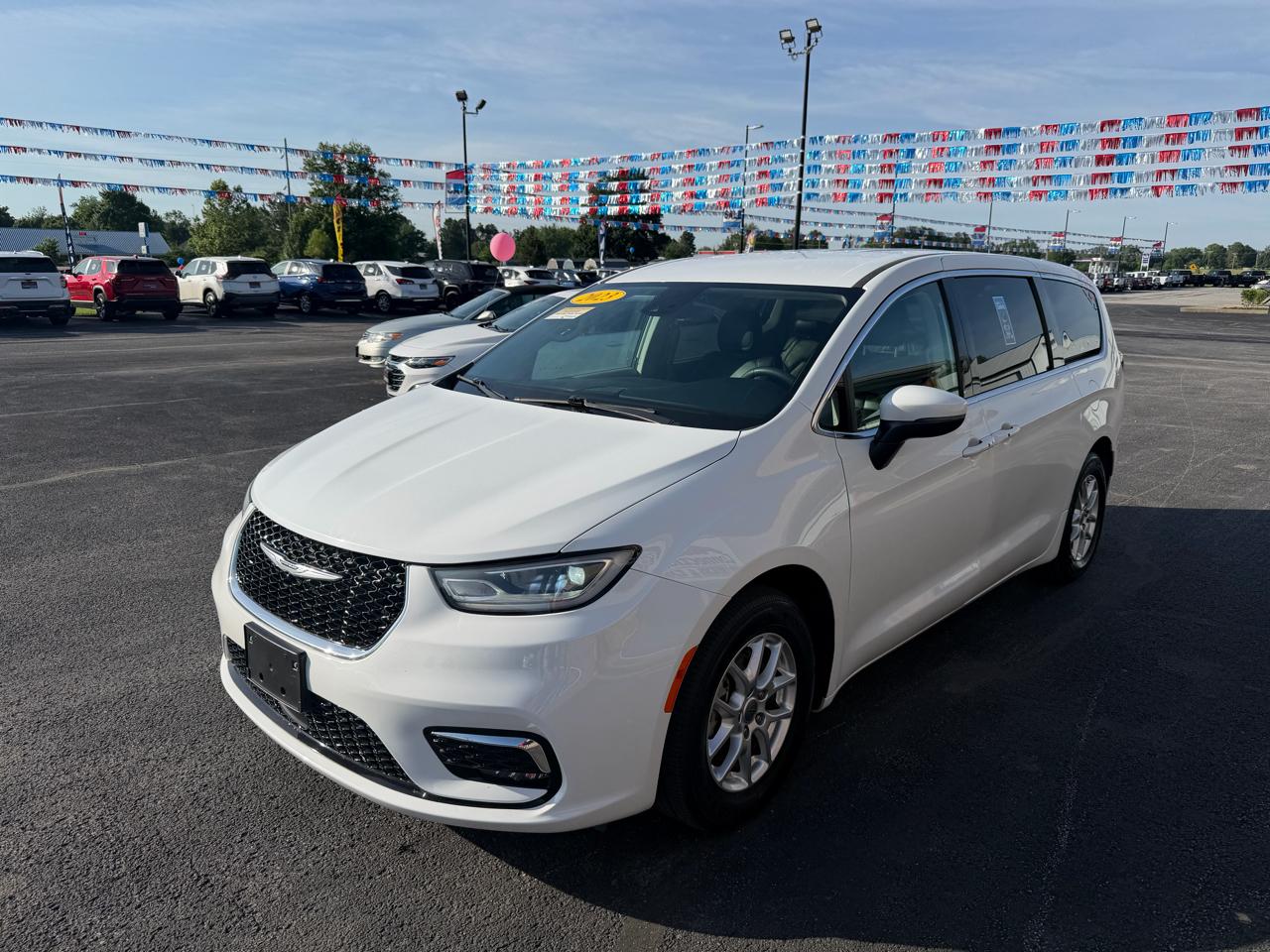 Chrysler Pacifica Touring L FWD 2023