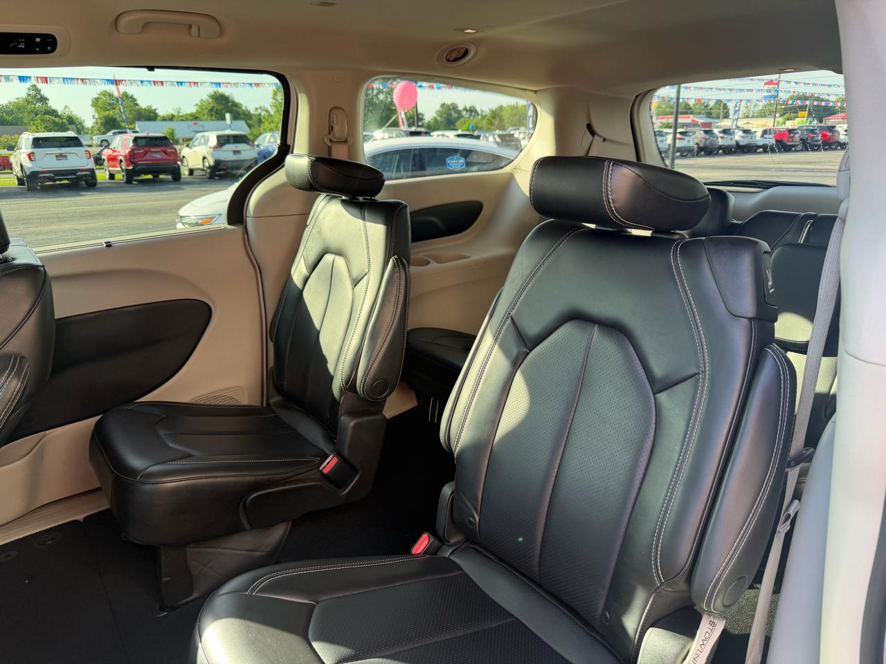 Chrysler Pacifica Touring L FWD 2023