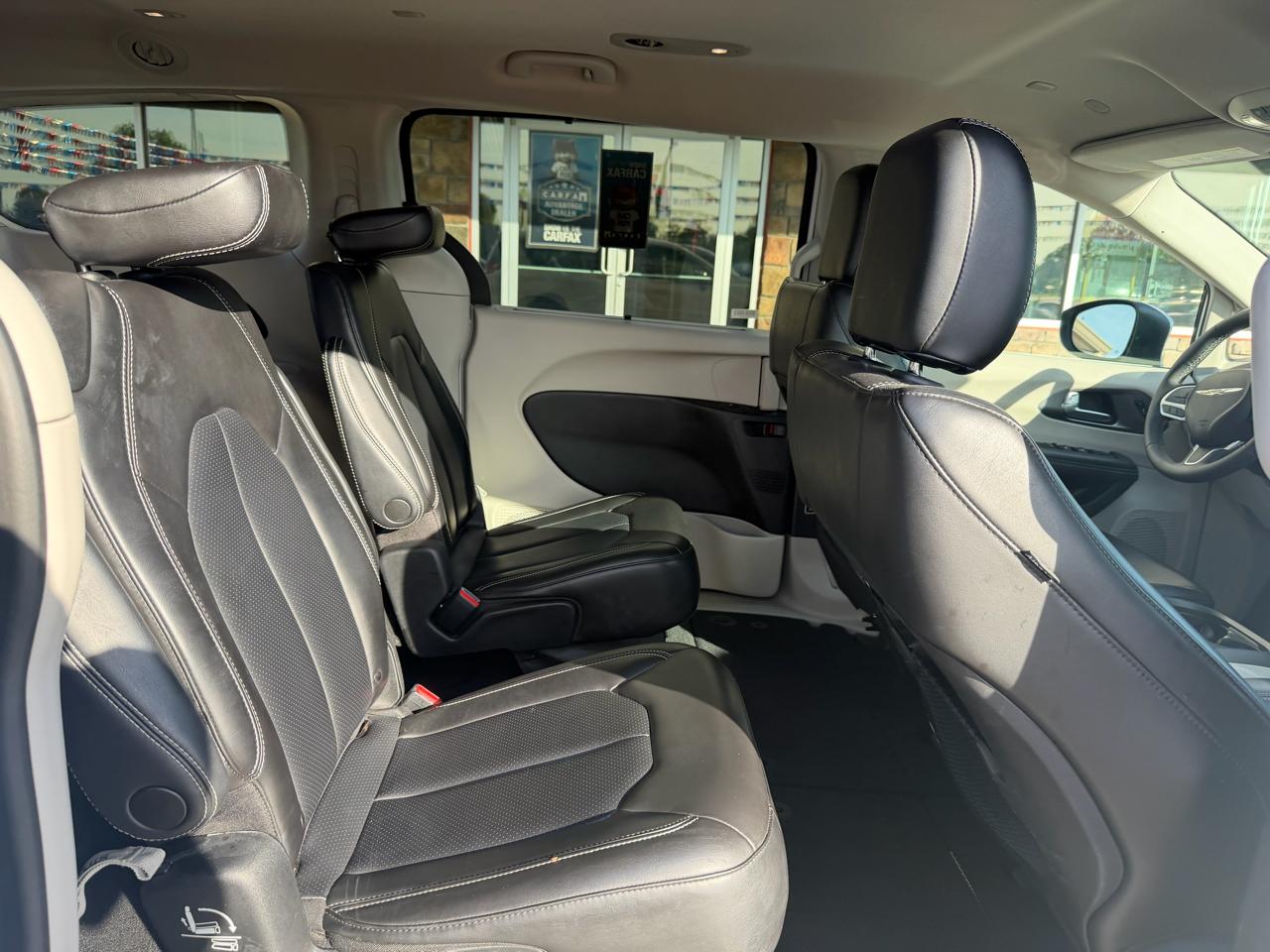 Chrysler Pacifica Touring L FWD 2023