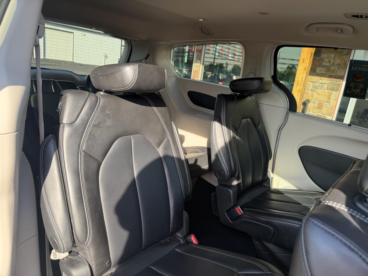 Chrysler Pacifica Touring L FWD 2023