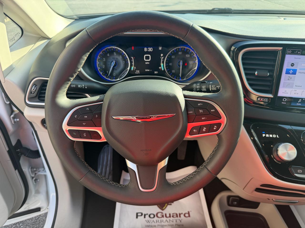 Chrysler Pacifica Touring L FWD 2023
