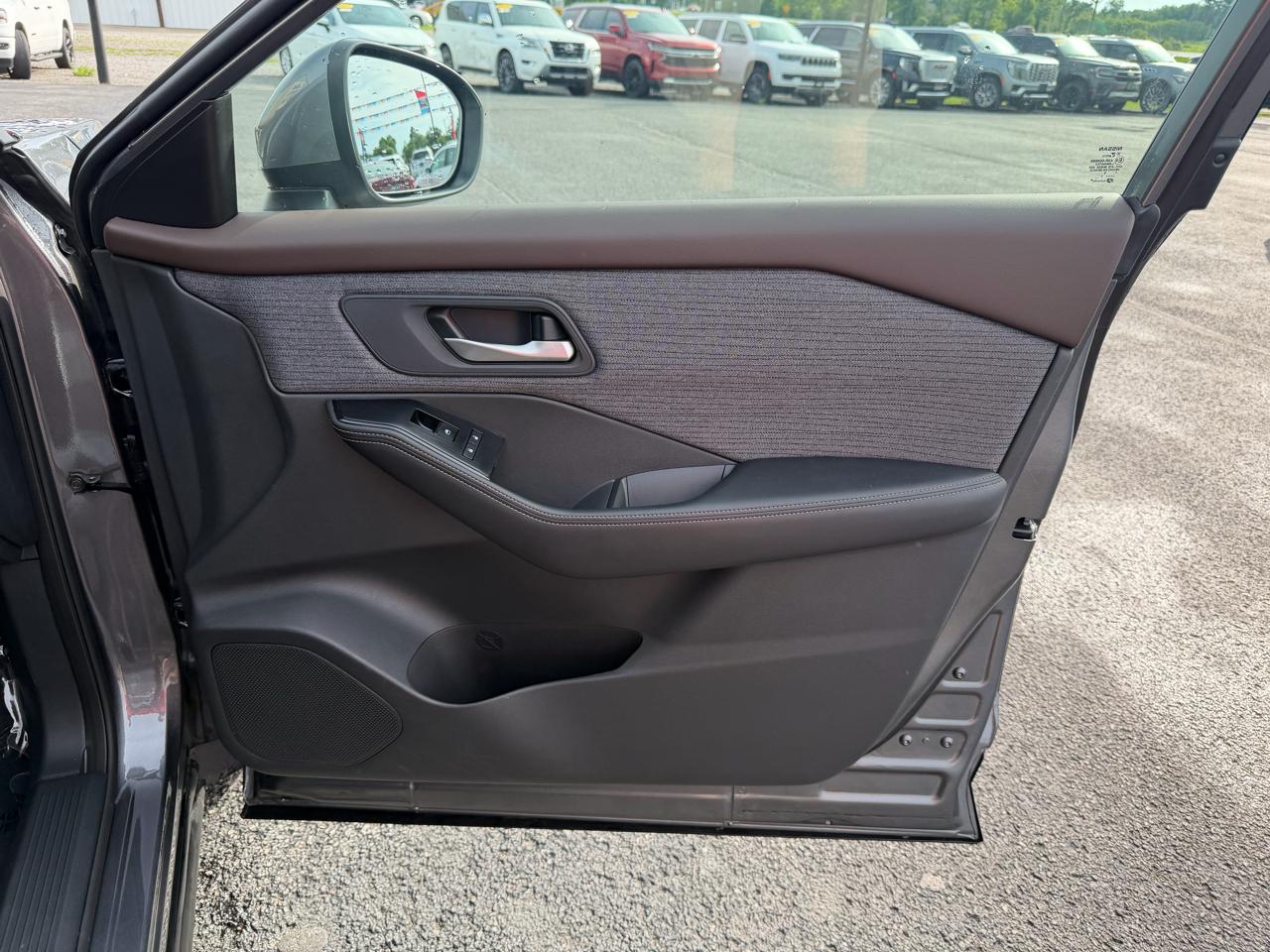 Nissan Rogue FWD SV 2022