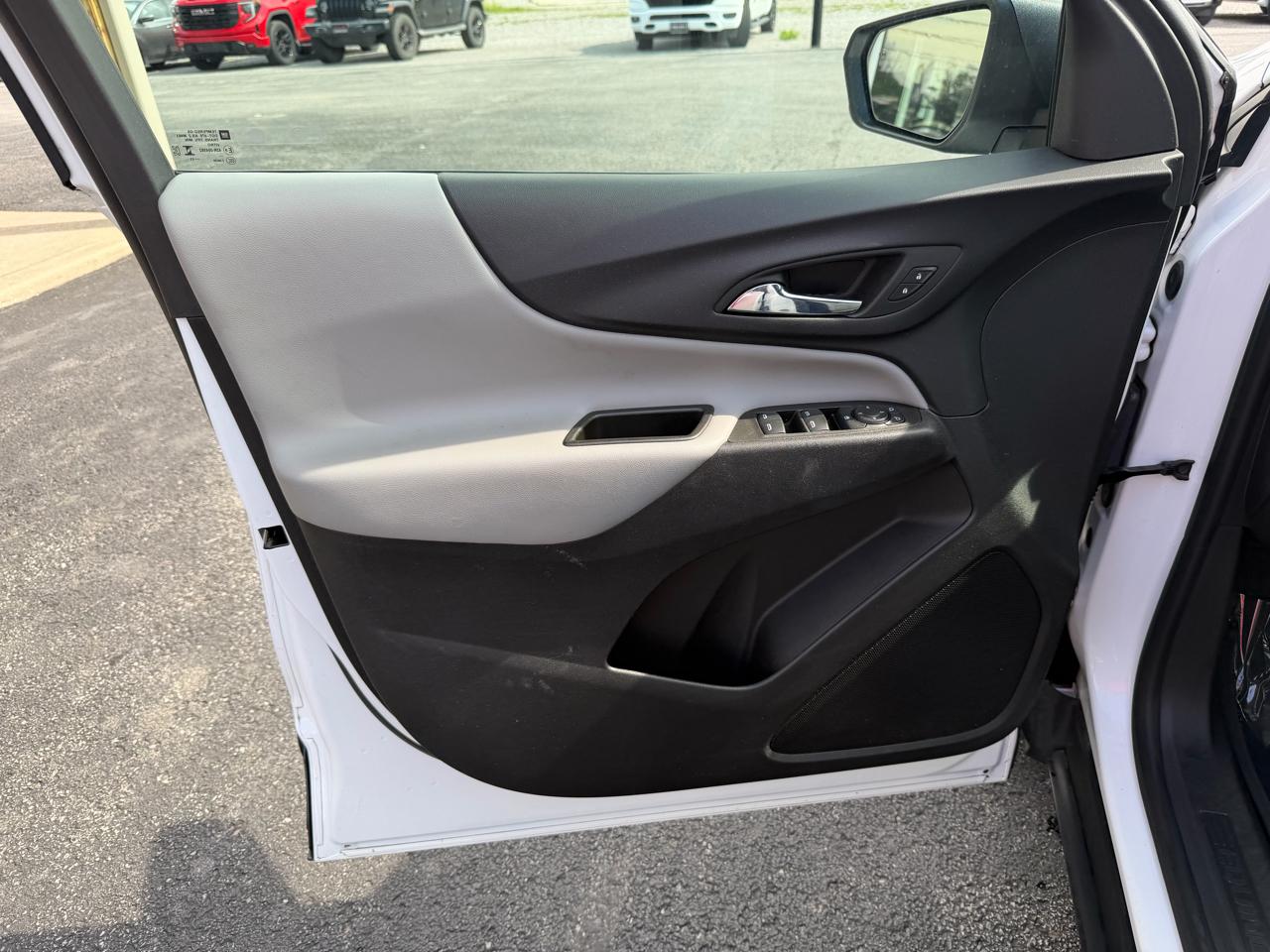 Chevrolet Equinox FWD 4dr LS w/1FL 2023