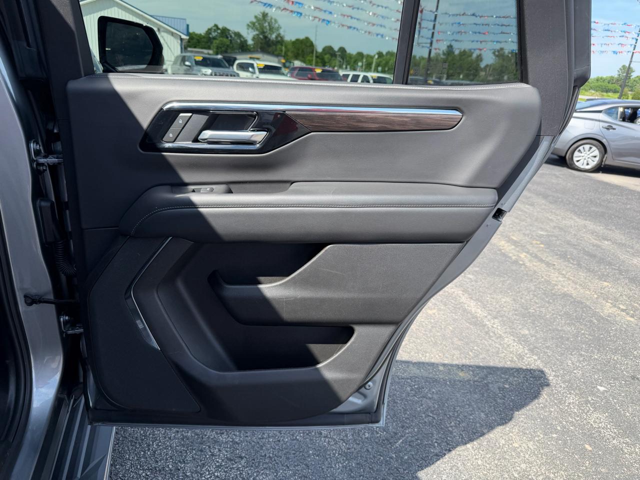 Chevrolet Tahoe 2WD 4dr LT 2025