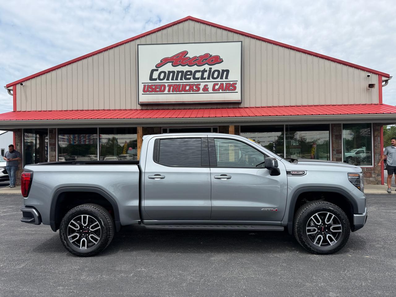GMC Sierra 1500 4WD Crew Cab 147" AT4 2026