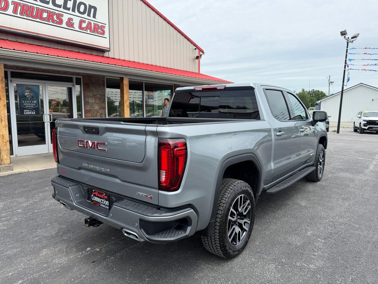 GMC Sierra 1500 4WD Crew Cab 147" AT4 2026
