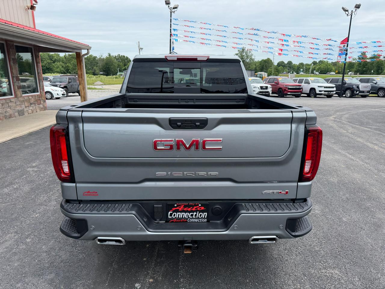 GMC Sierra 1500 4WD Crew Cab 147" AT4 2026