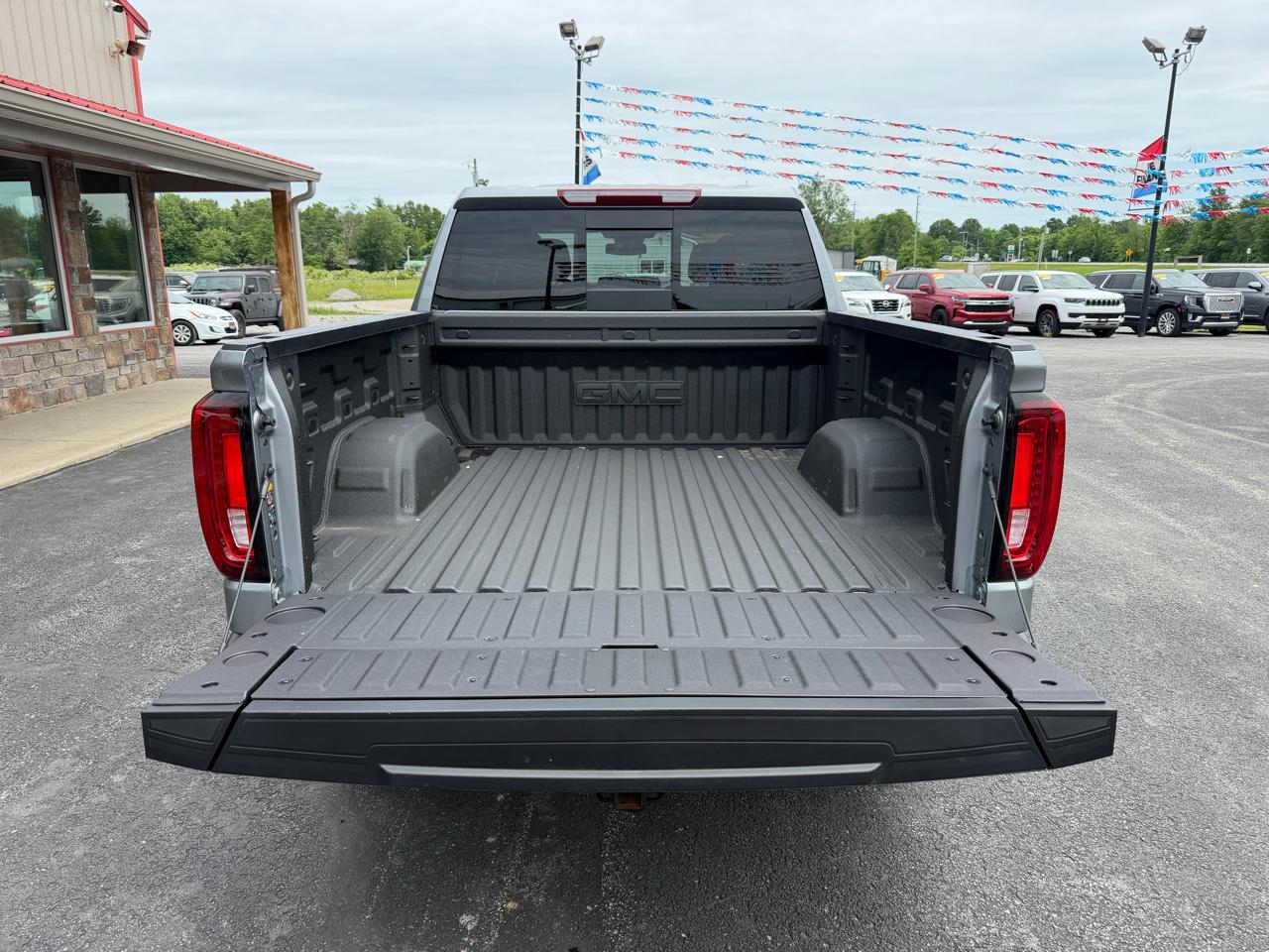 GMC Sierra 1500 4WD Crew Cab 147" AT4 2026