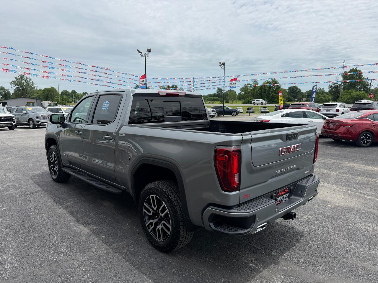 GMC Sierra 1500 4WD Crew Cab 147" AT4 2026