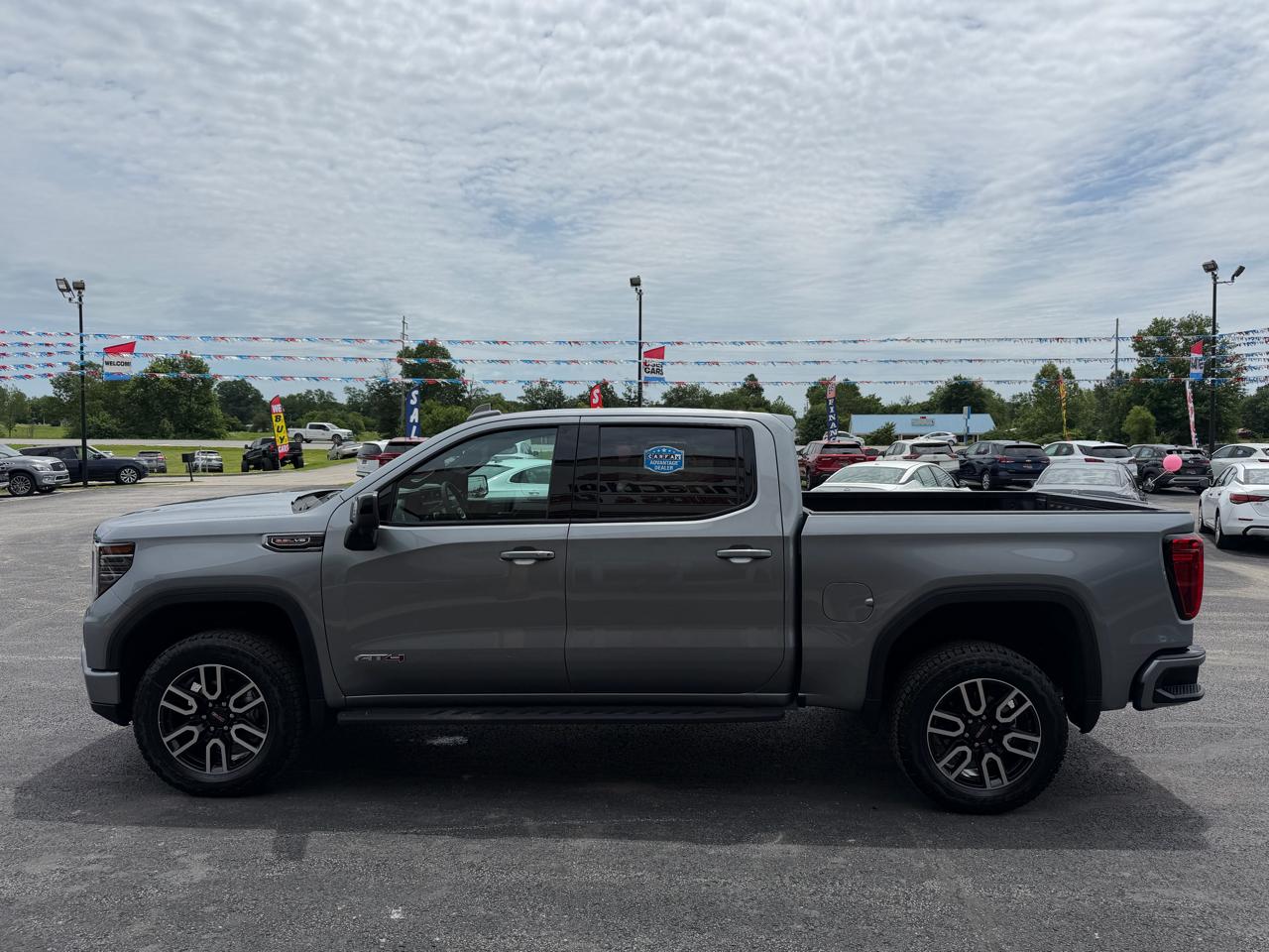 GMC Sierra 1500 4WD Crew Cab 147" AT4 2026