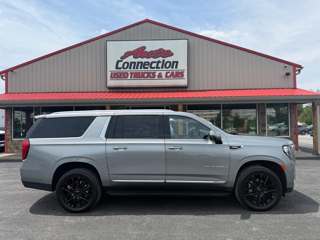 GMC Yukon XL 4WD 4dr SLT 2023