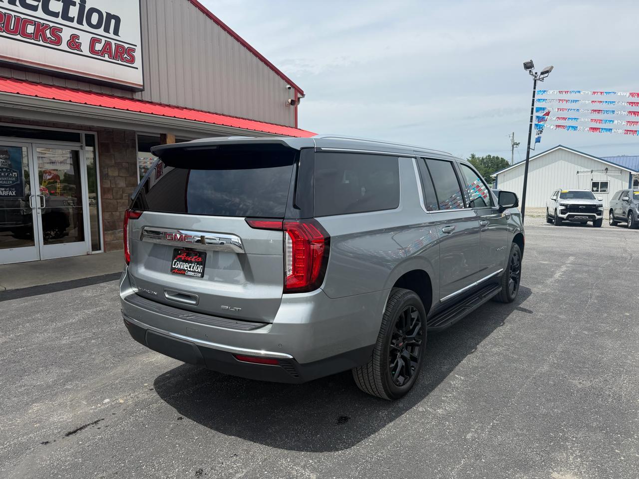 GMC Yukon XL 4WD 4dr SLT 2023