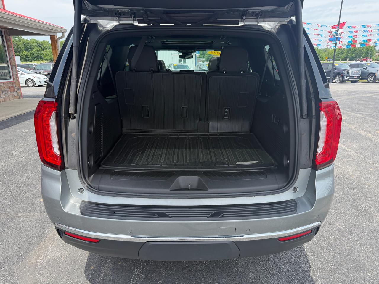 GMC Yukon XL 4WD 4dr SLT 2023